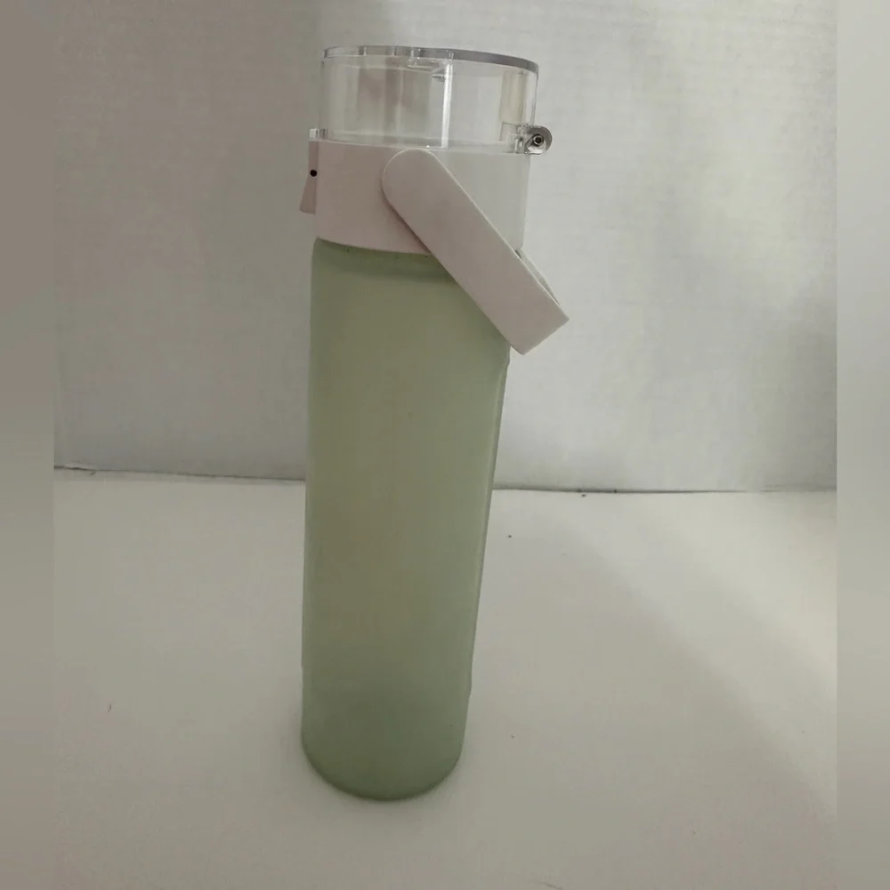 Takeya Green Insulated Water Bottle Flip Lock Clear Lid Wellness Hydration